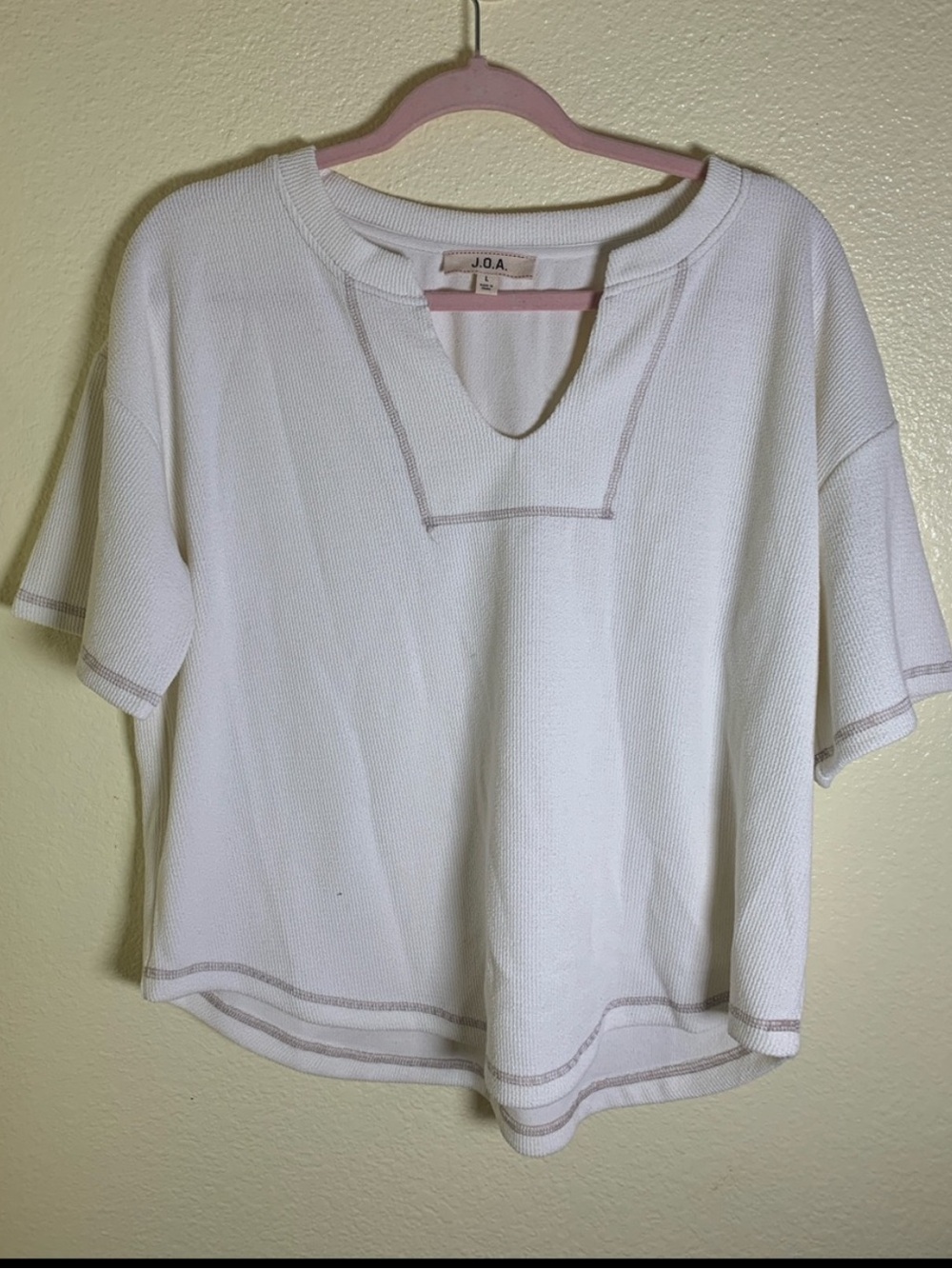 NWOT J.O.A. White Short Sleeve Knit Top, Size L